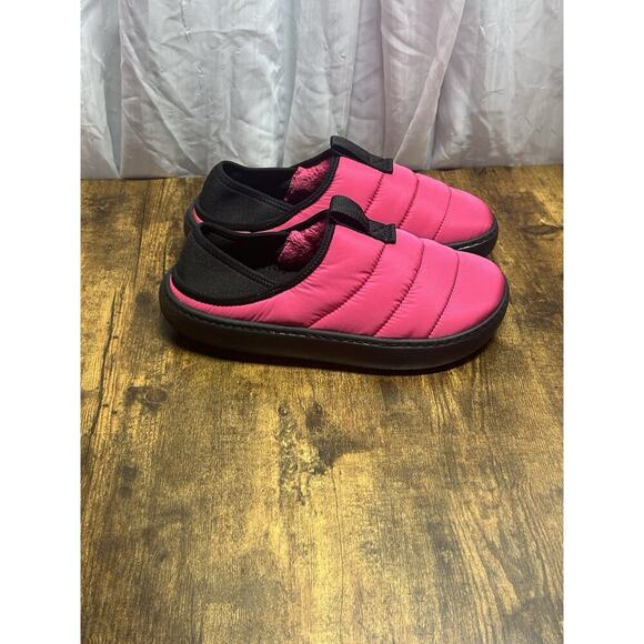 Crocs Classic Puff Moc Dragonfruit Pink Slip On Comfort Lined Womens 10 Mens 8 - Picture 1 of 11